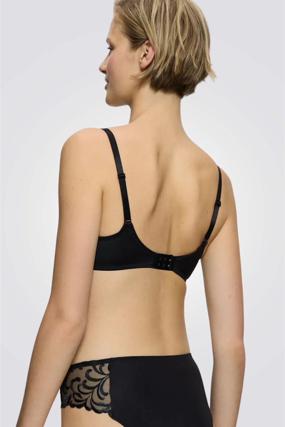 חזיית Modern Finesse שחורה