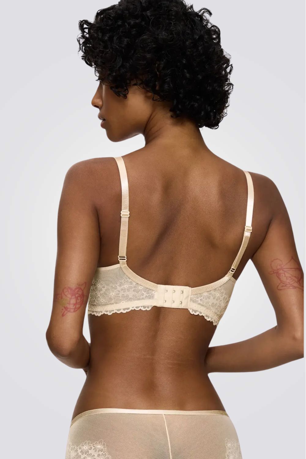 חזיית תחרה מרופדת Bright Spotlight P בצבע קרם