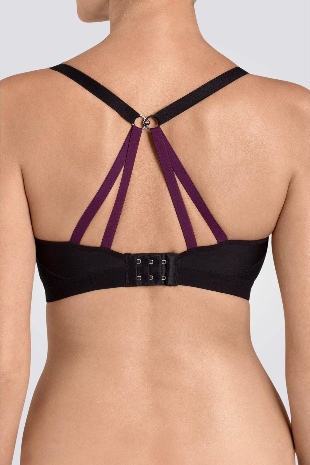 חזיית ספורט למידות גדולות Triaction Free Motion N שחור