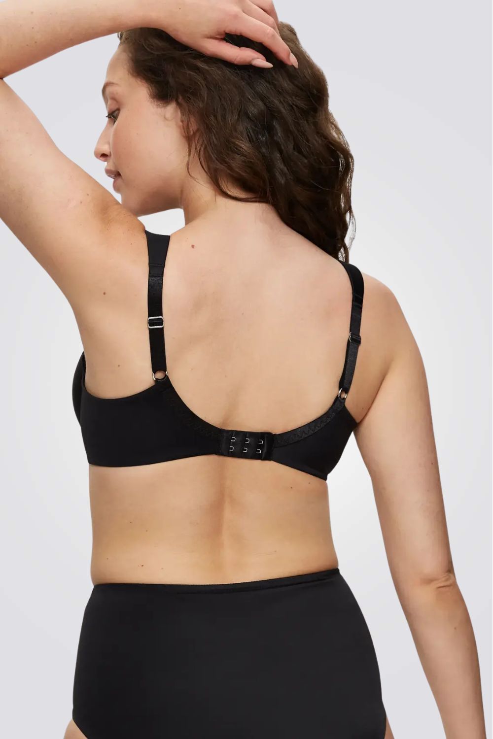 חזיית מינימייזר True Shape Sensation W01 שחורה