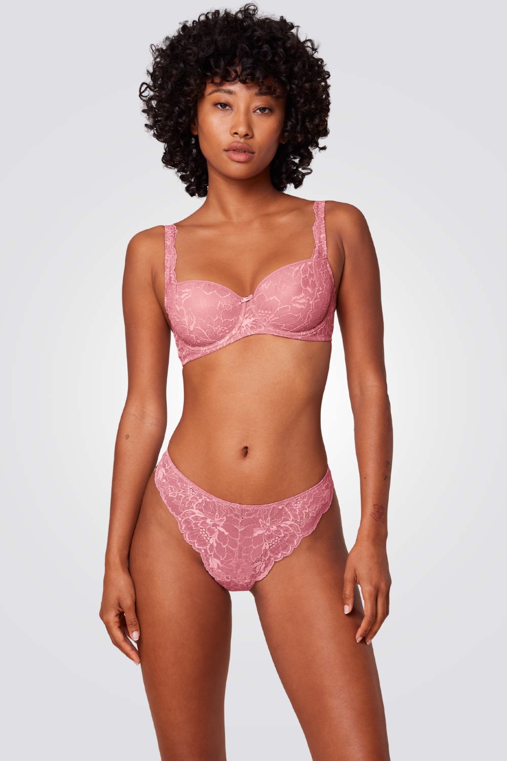 חזייה מרופדת Amourette Charm T WHP02 בצבע ורוד