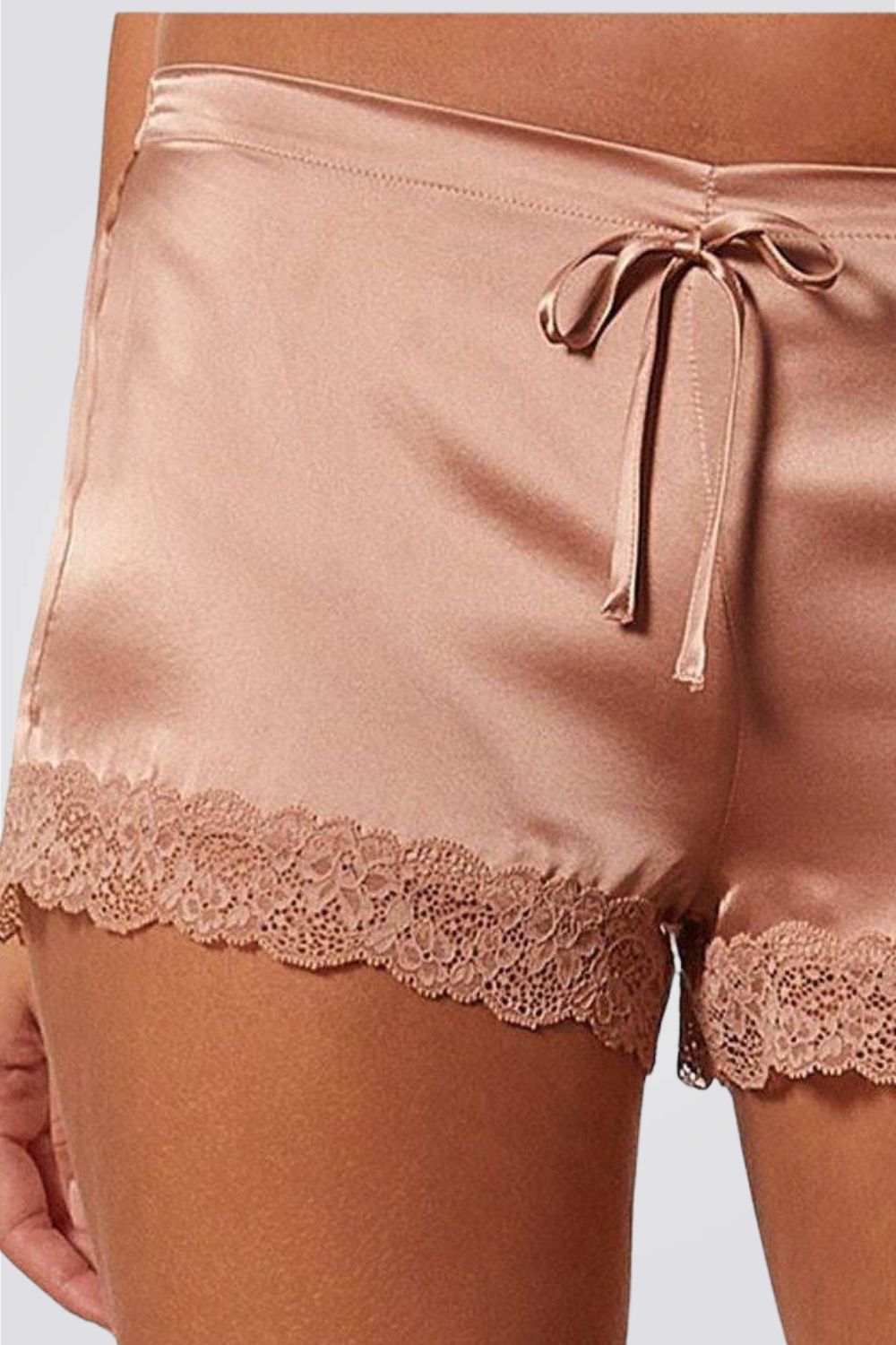 מכנסי משי קצרים MILKY ורוד פודרה