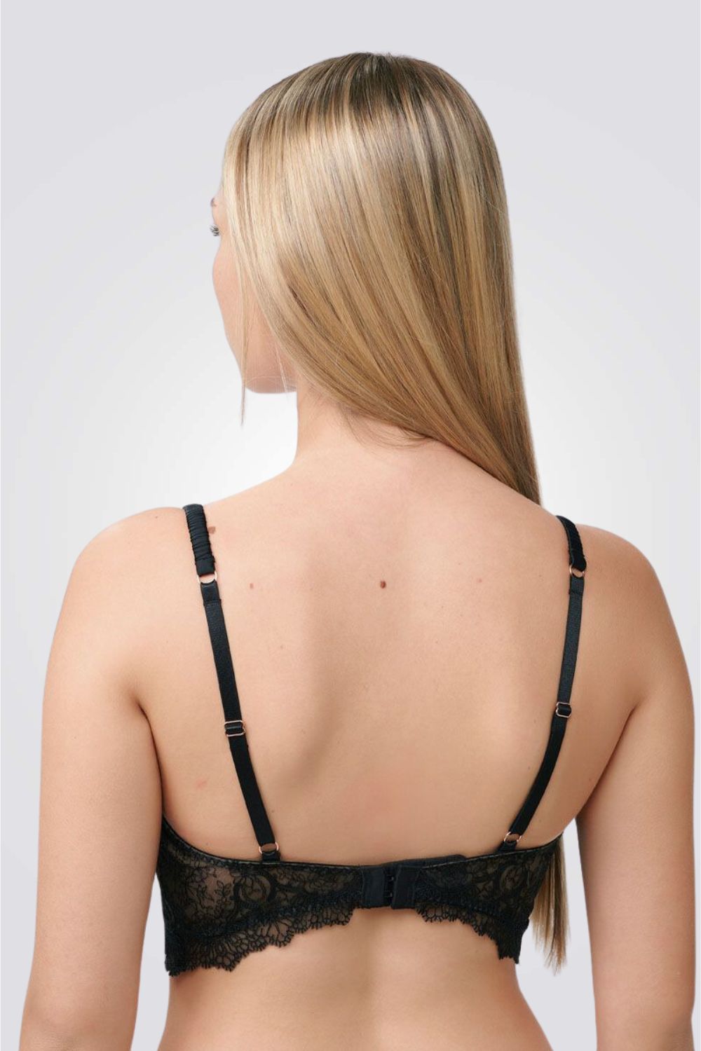 חזיית תחרה עם ברזלים וללא ריפוד בצבע שחור