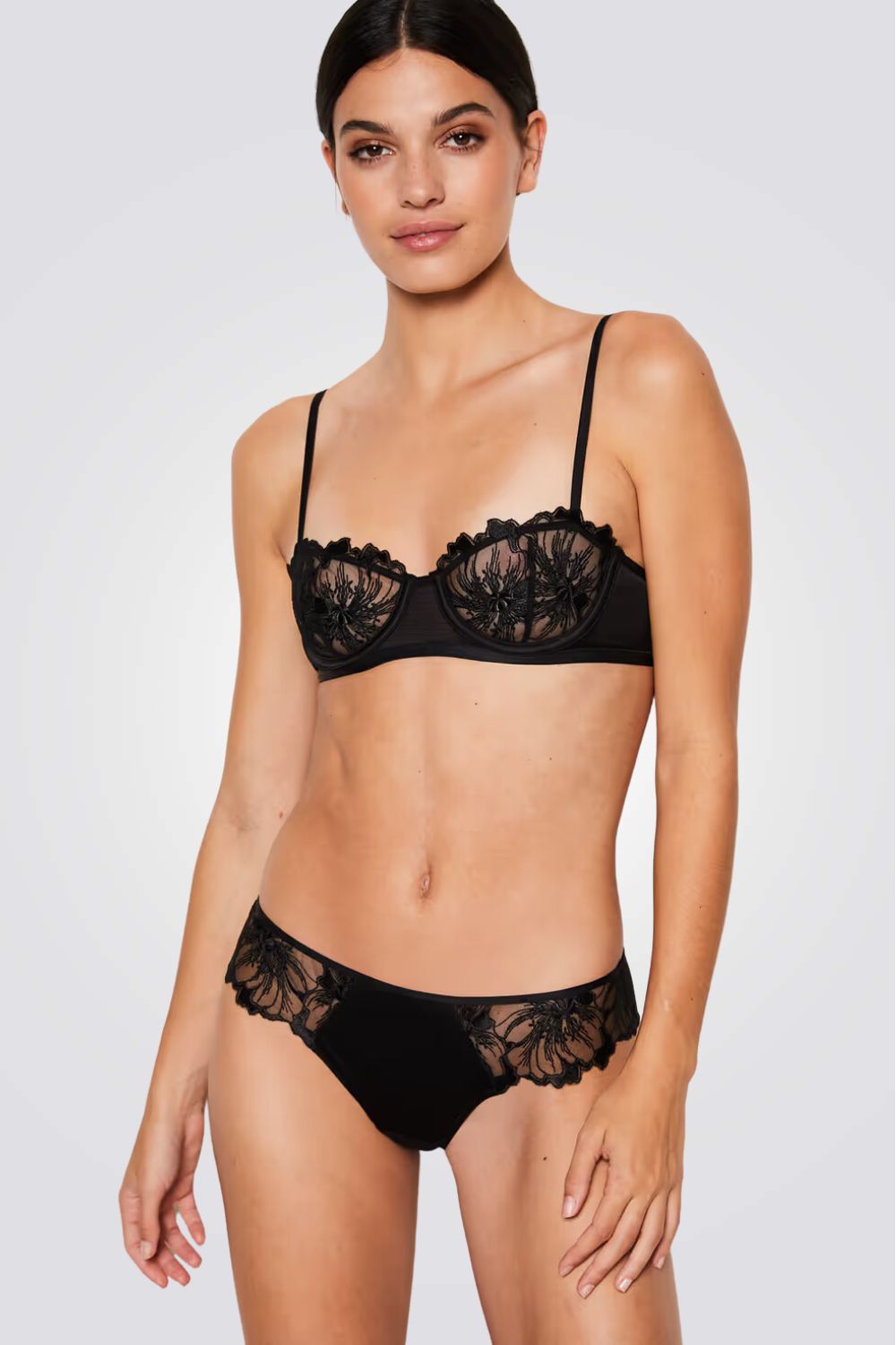 חזיית BALCONNET AMARYLLIS  N*9 בצבע שחור