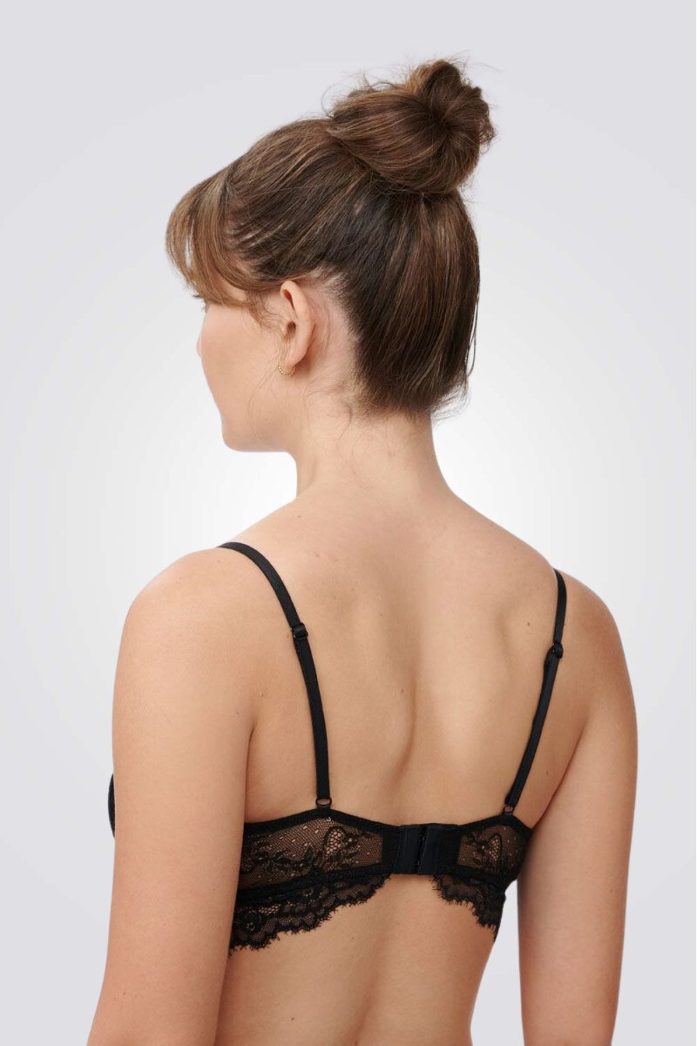 ברלט מרופד עם תחרה מנומרת בצבע שחור