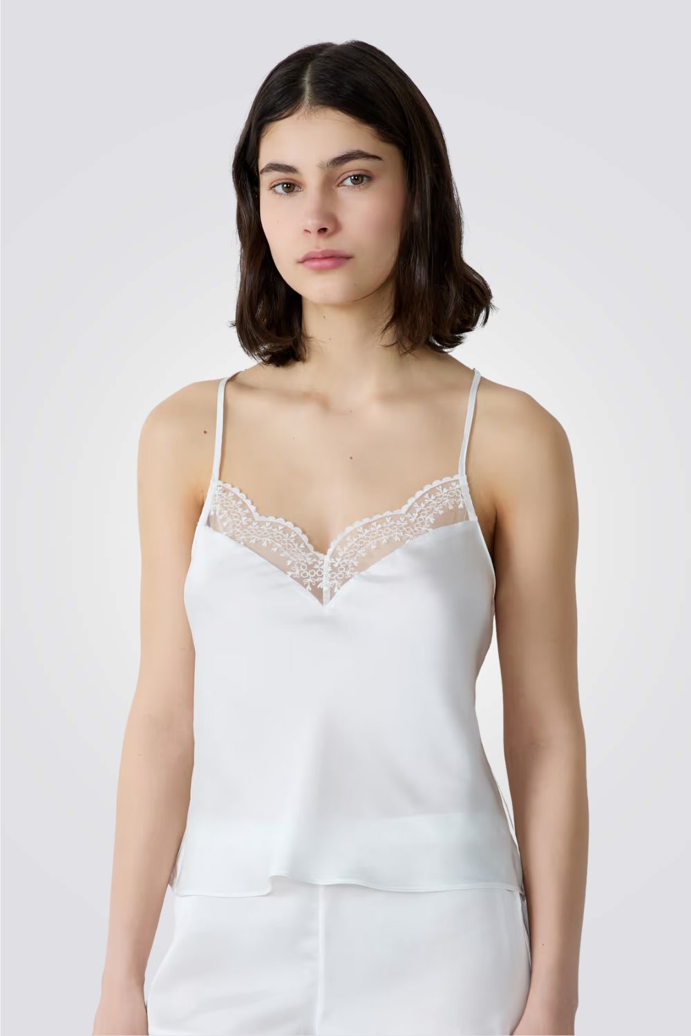 גופיית סאטן PROMISE בצבע לבן