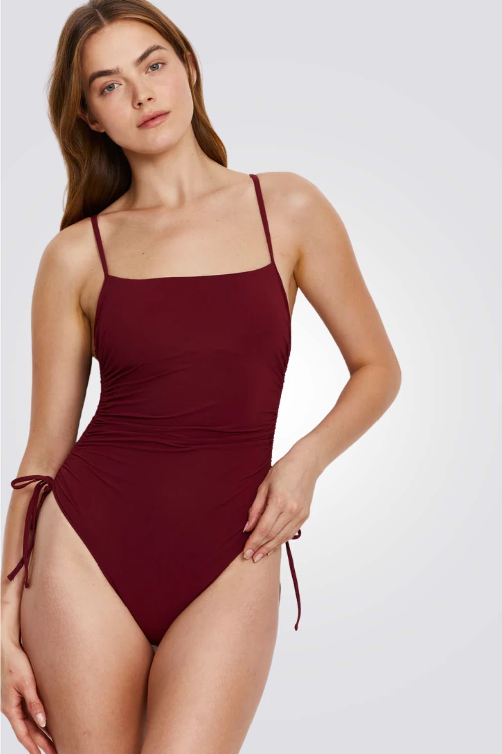 בגד ים שלם C-CUP בצבע בורדו