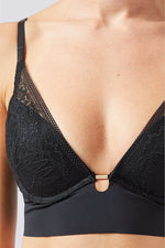 חזיית פוש אפ CLASSIQUE בצבע שחור