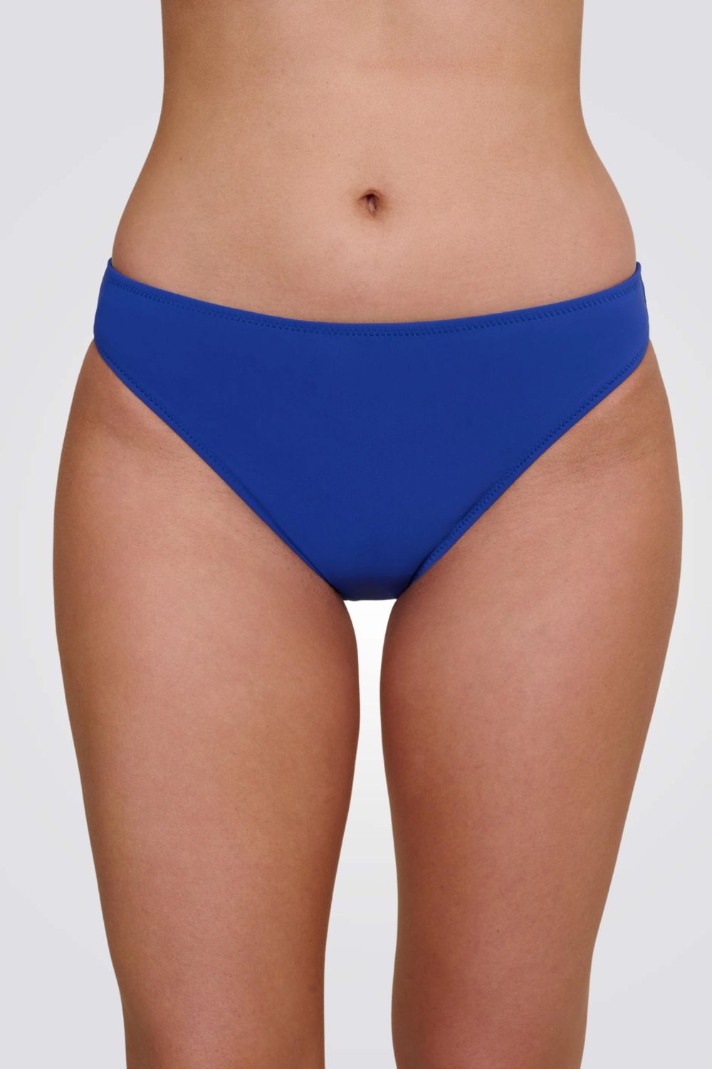 תחתוני ביקיני בגזרה קלאסית בצבע כחול