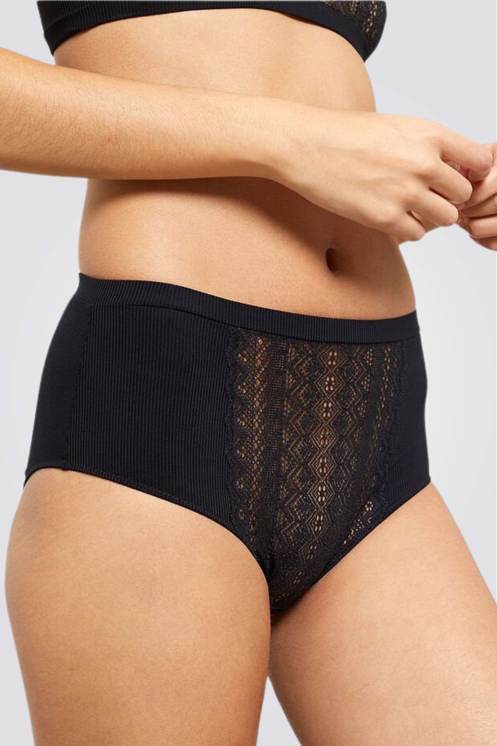 תחתוני מקסי מיקרופייבר בשילוב תחרה ICONE LEGEND שחור