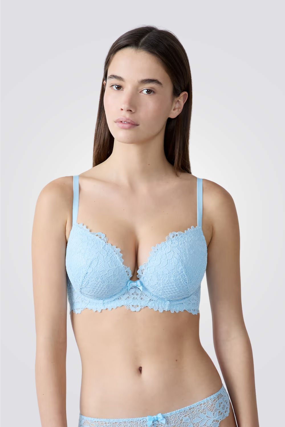 חזייה קלאסית ללא ריפוד SUCCESS N*5 בשילוב תחרה