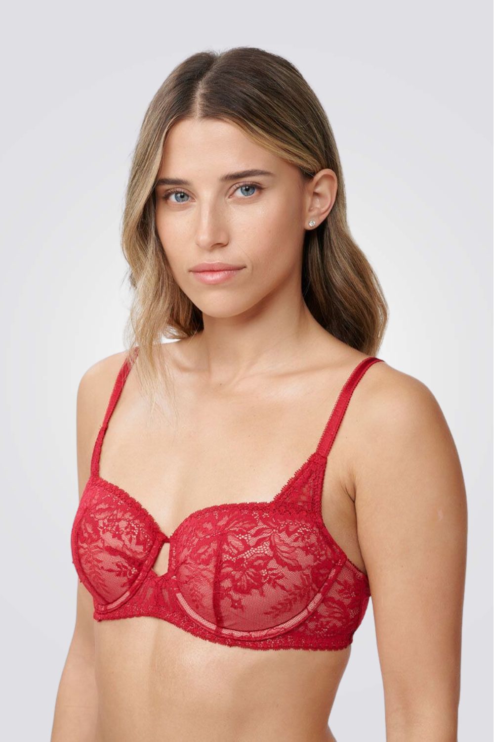 חזיית תחרה מרופדת עם ברזלים