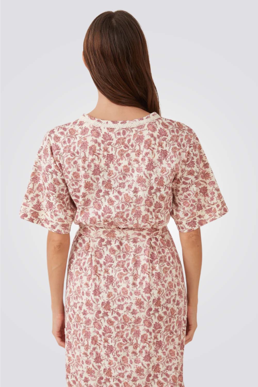 כותונת לילה קצרה בהדפס פרחוני