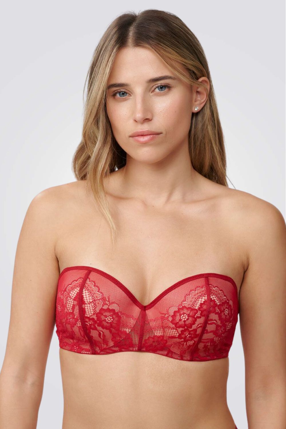 חזיית פוש אפ סטרפלס עם תחרה