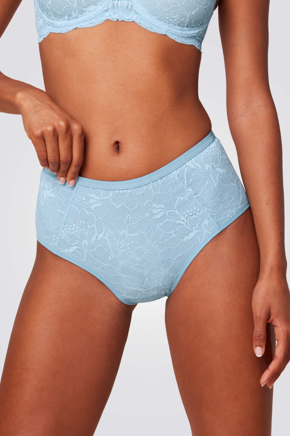 תחתוני תחרה מקסי  Amourette Charm T Maxi02 בצבע כחול