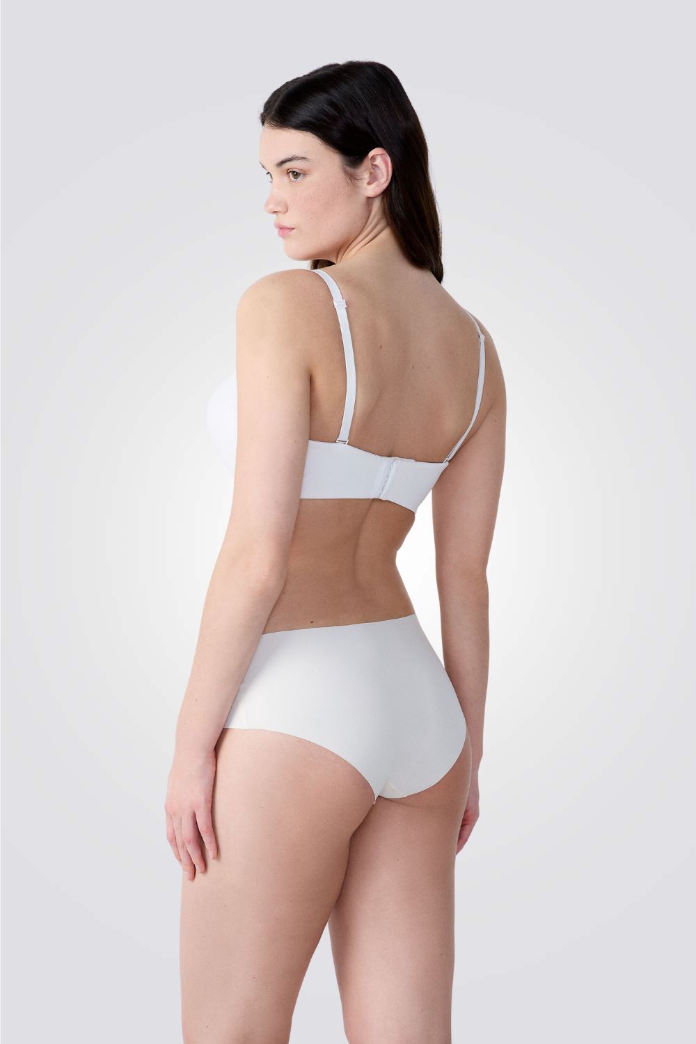 חזיית סטרפלס מיקרופייבר PURE FIT צבע לבן