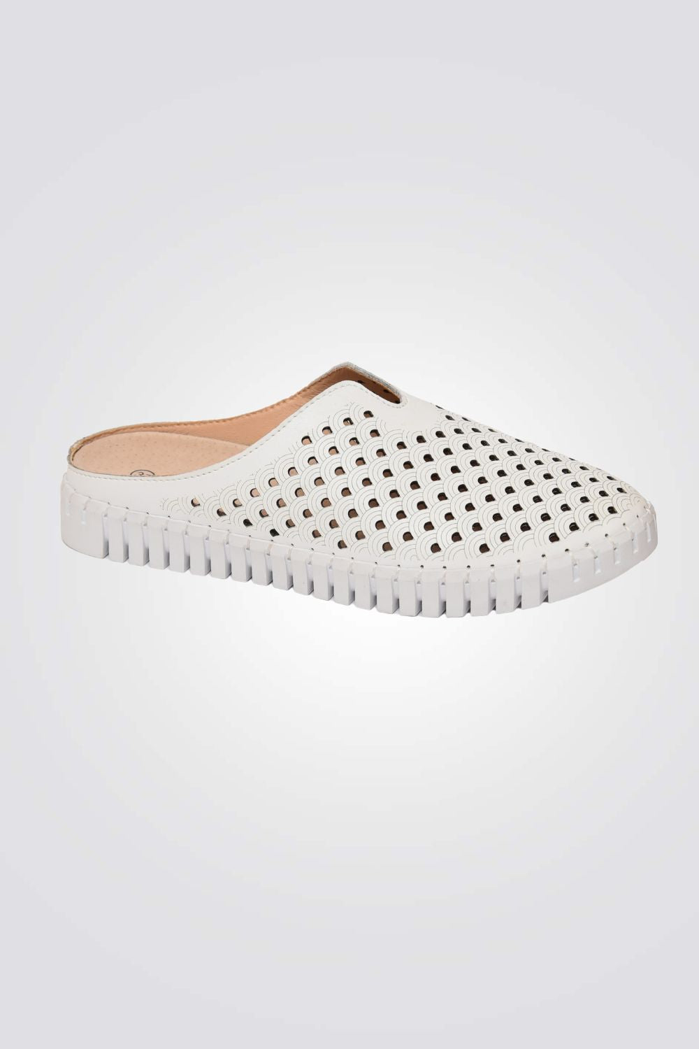 כפכף סגור מחורר לנשים