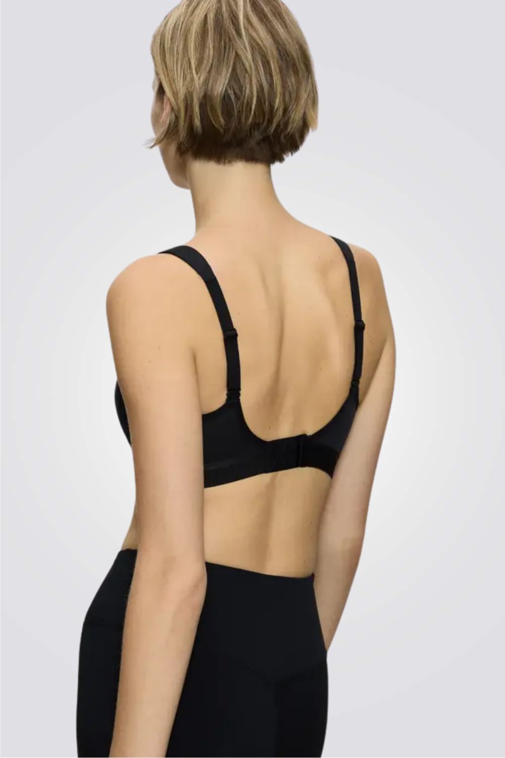 חזיית ספורט Triaction Gravity Lite P EX בצבע שחור