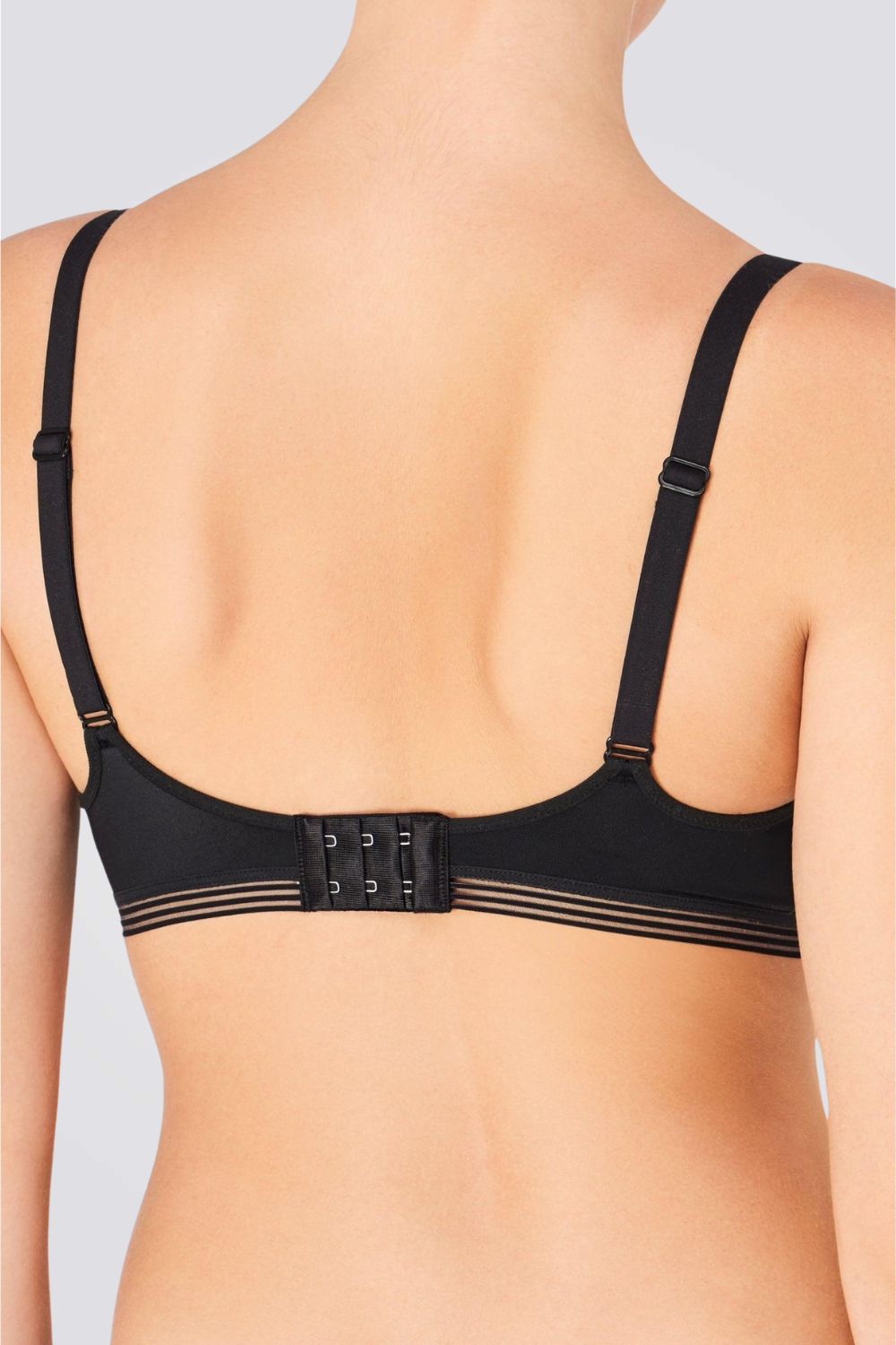 חזיית מינימייזר Infinite Sensation שחורה