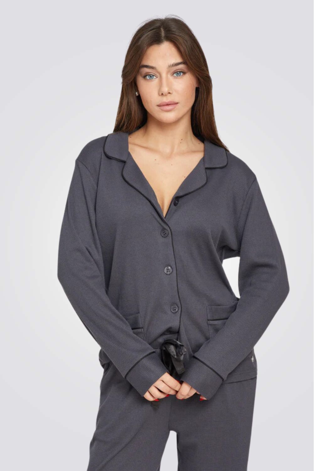 פיג'מת וופל מכופתרת חלקה