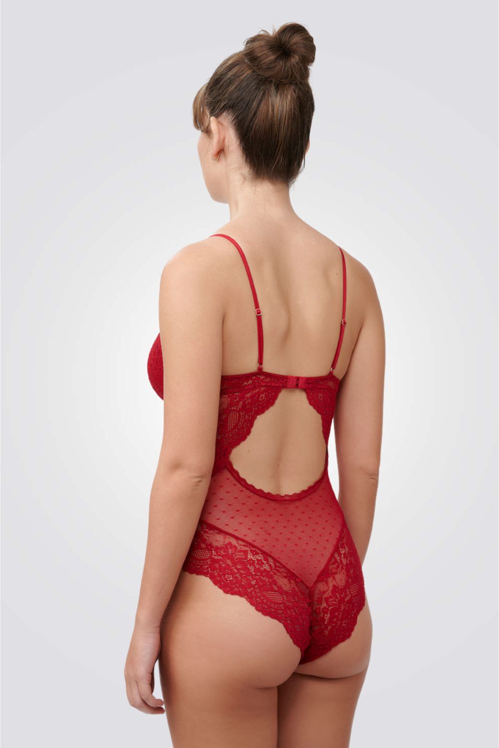 בגד גוף תחרה בצבע אדום