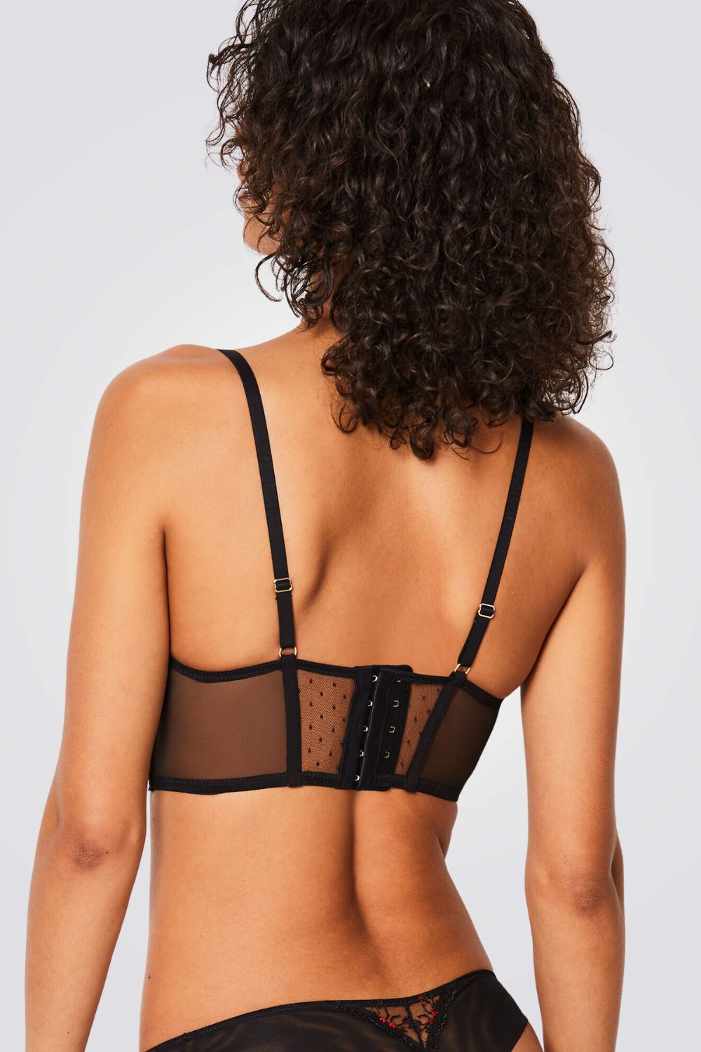 מחוך תחרה וטול CONQUETE N*9