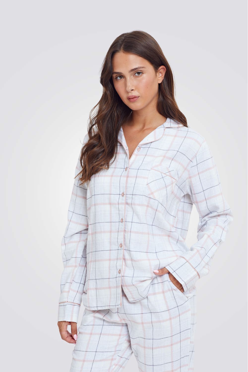 פיג'מת משבצות מכופתרת