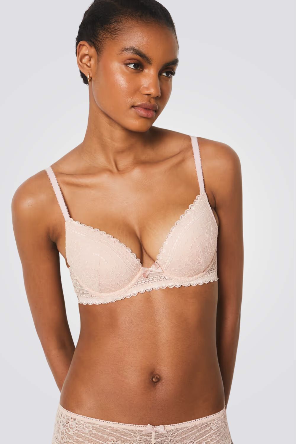 חזיית פוש אפ תחרה PANAMA  N*2 בצבע ורוד בהיר