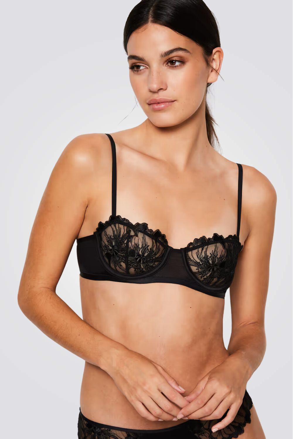 חזיית BALCONNET AMARYLLIS  N*9 בצבע שחור