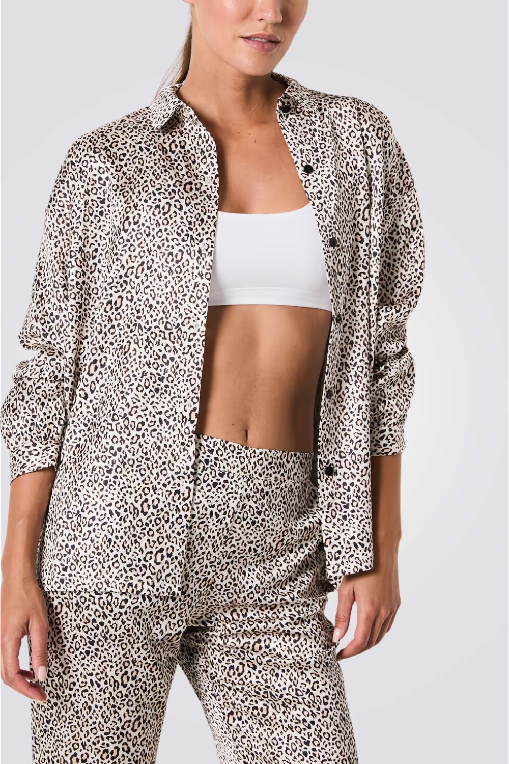 חולצת פיג'מה ארוכה BEO בהדפס מנומר אפור