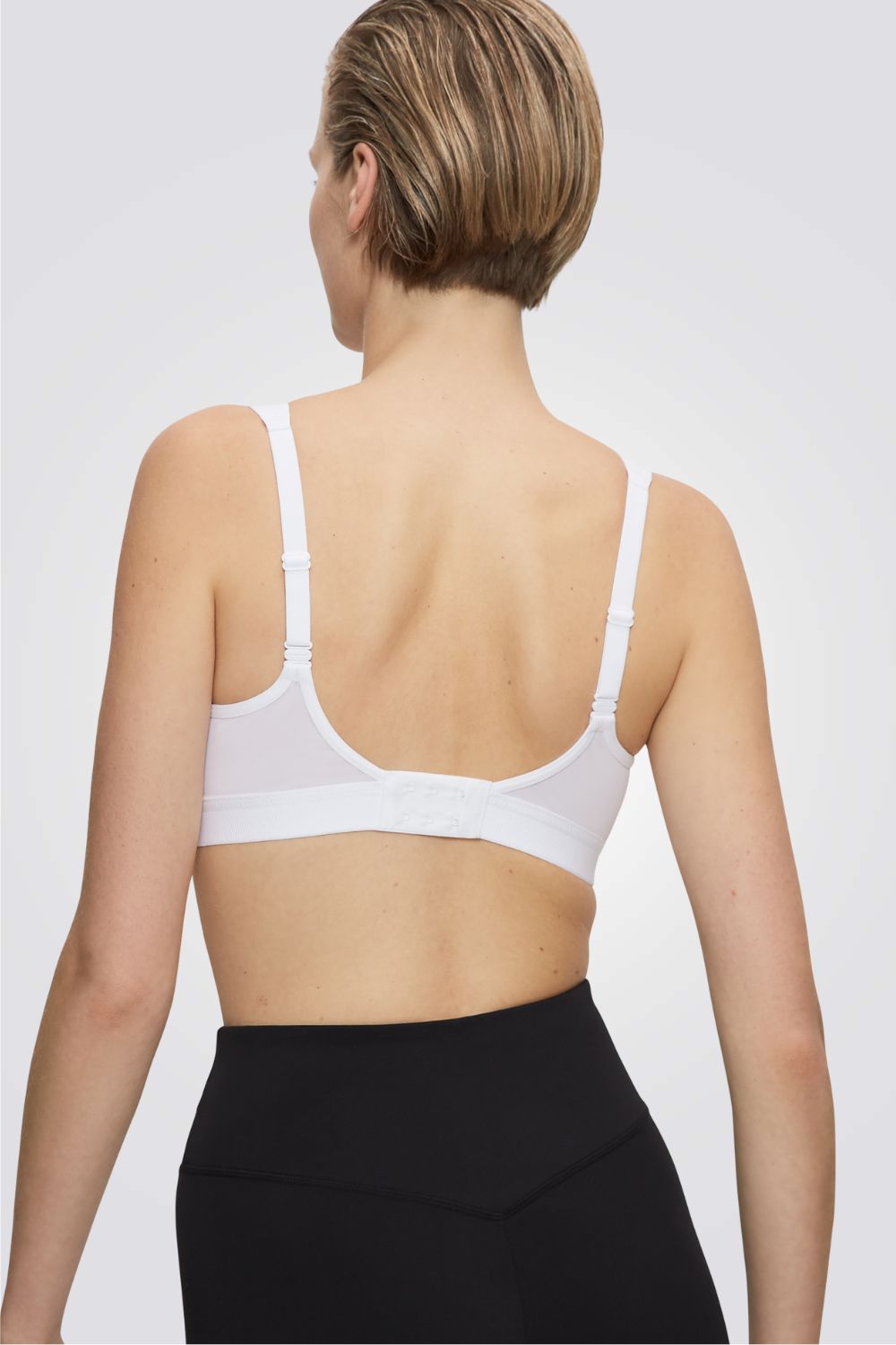 חזיית ספורט Triaction Gravity Lite N EX בצבע לבן