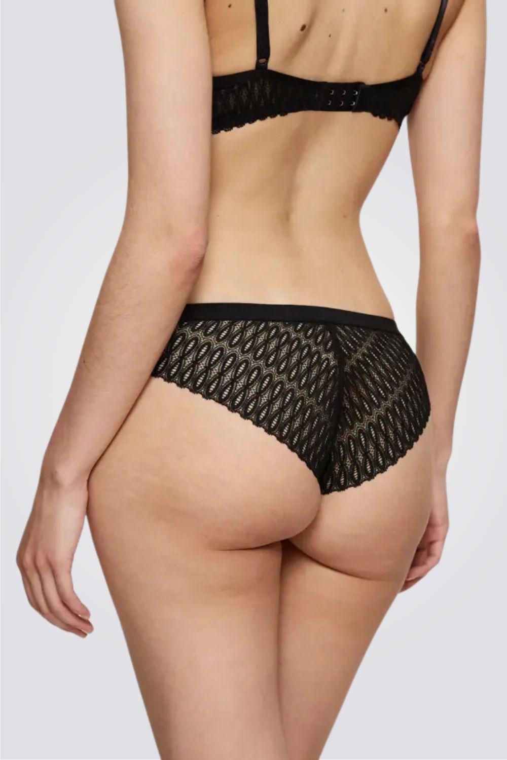תחתונים בגזרה ברזילאית Aura Spotlight שחור
