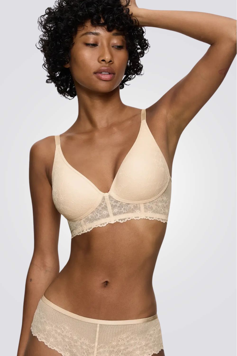 חזיית תחרה מרופדת Bright Spotlight P בצבע קרם