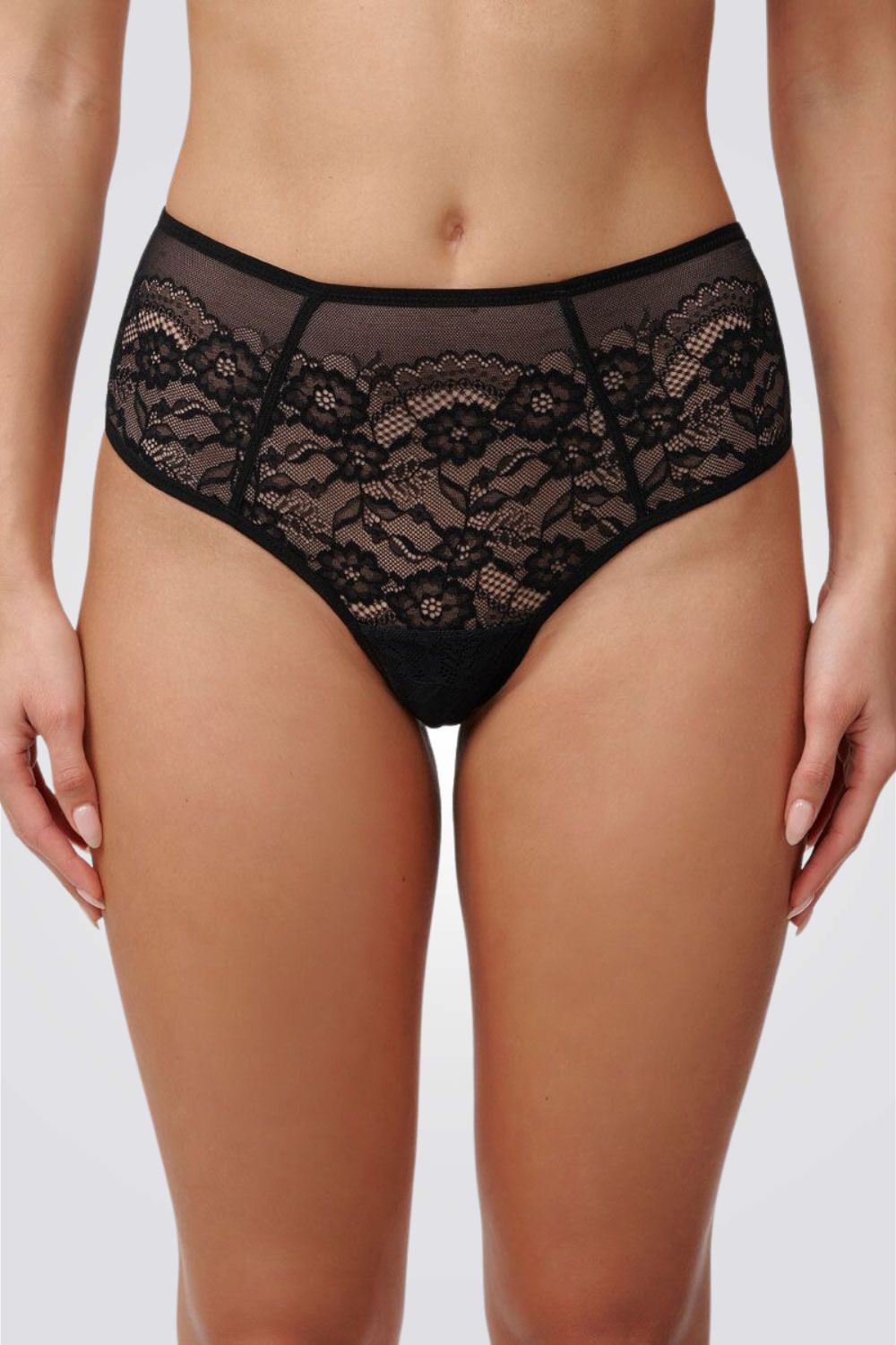 תחתון חוטיני גבוה מתחרה עדינה