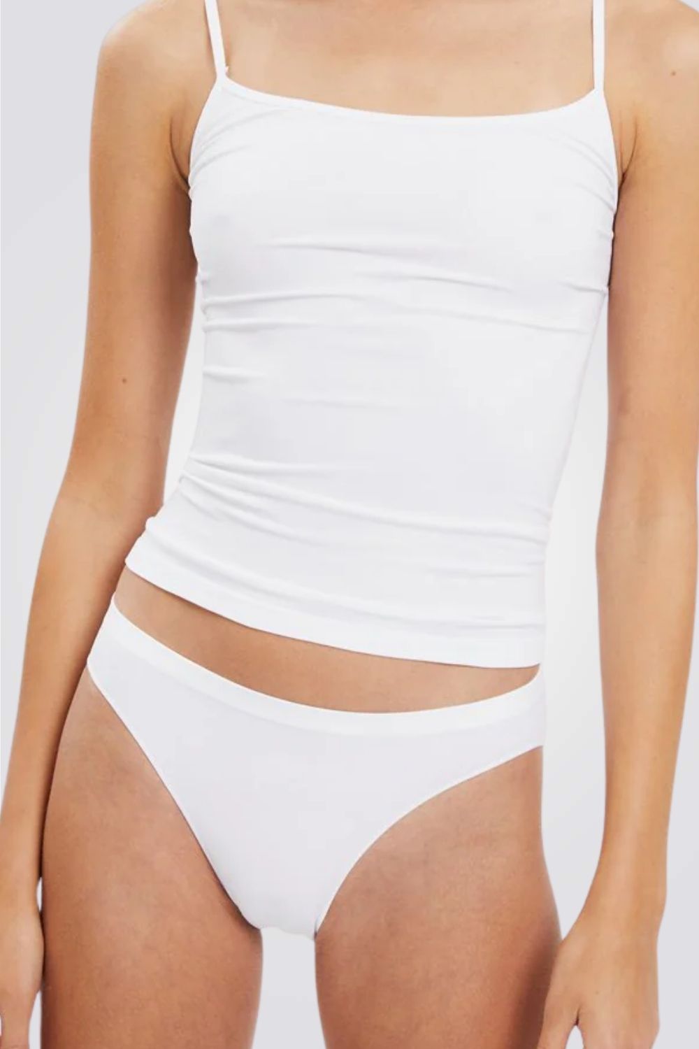 גופית ספגטי בצבע לבן