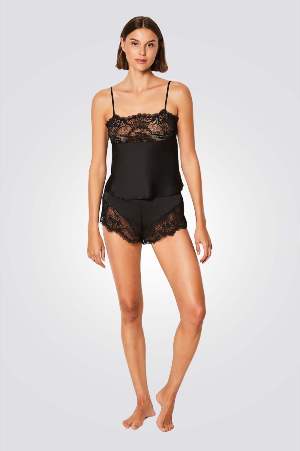 מכנסי סאטן LA CHAMADE עם תחרה בצבע שחור