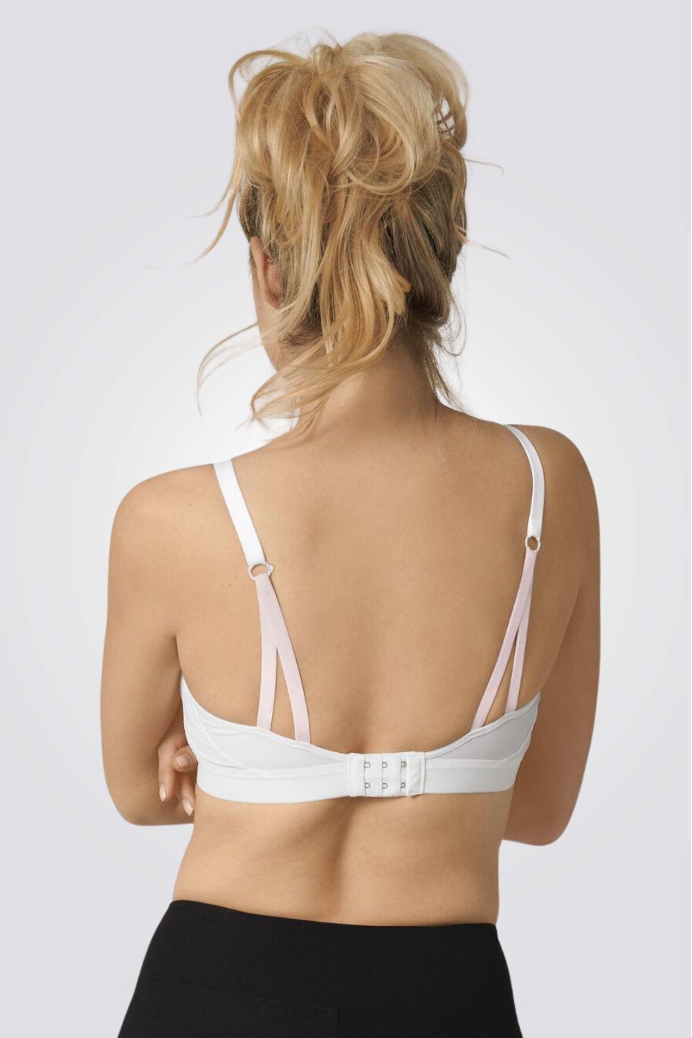 חזיית ספורט Free Motion N לבנה