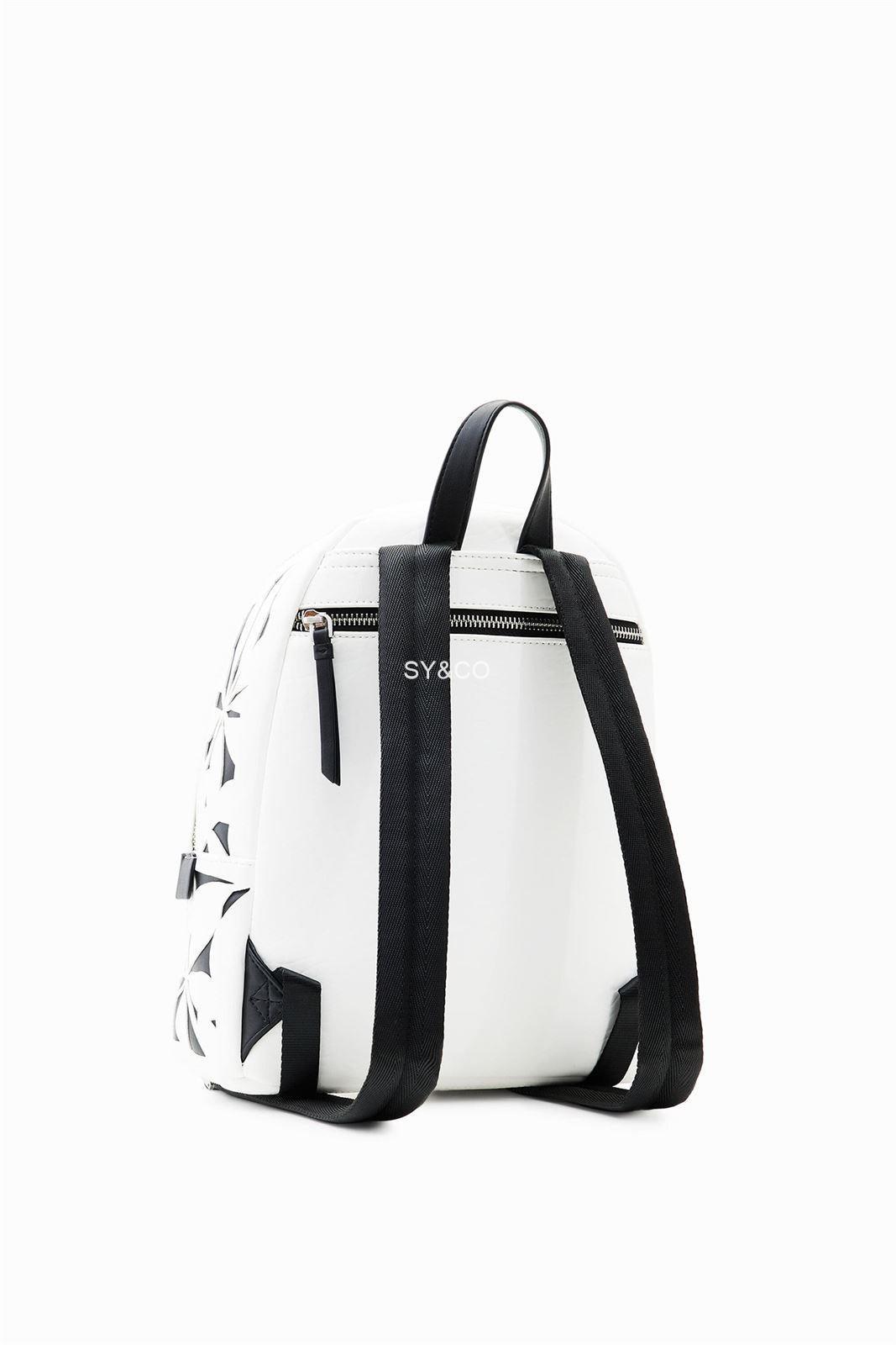 תיק גב לנשים דוגמאת פרחים בצבע לבן - MASHBIR//365