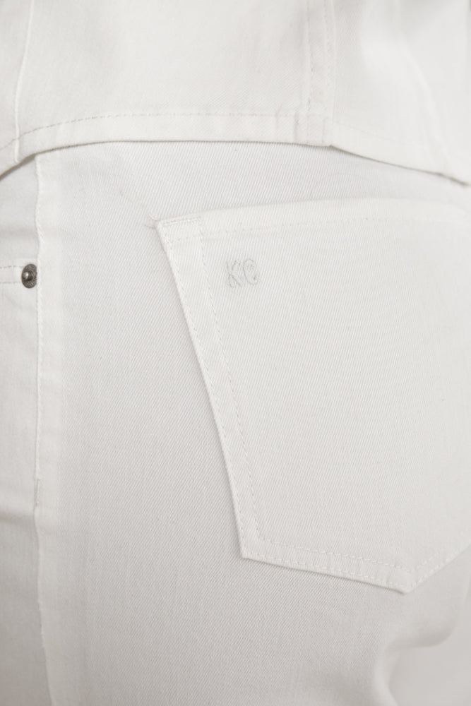 מכנס ג'ינס ישר בצבע לבן