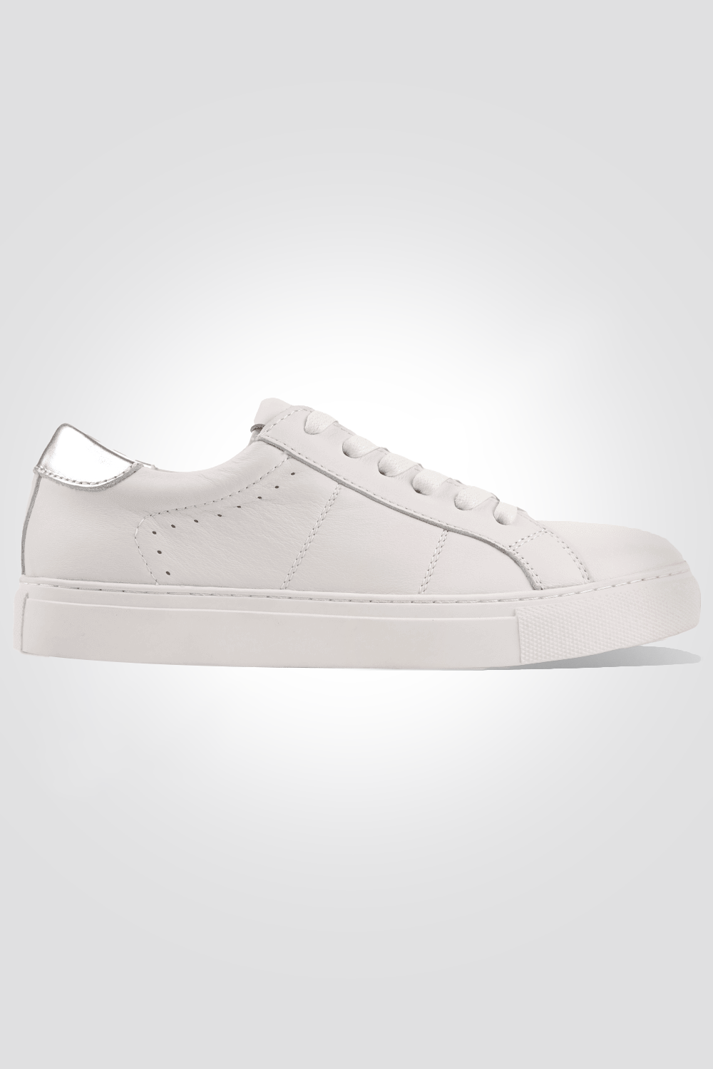 סניקרס מעור לנשים בצבע לבן וכסף