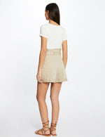 טישירט קצרה לנשים בצבע OFF WHITE - MASHBIR//365