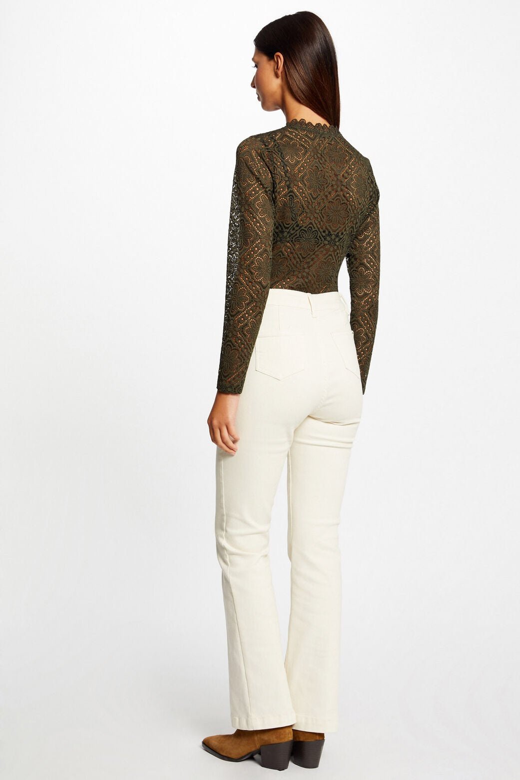 חולצת טי עם ארוכה עם תחרה