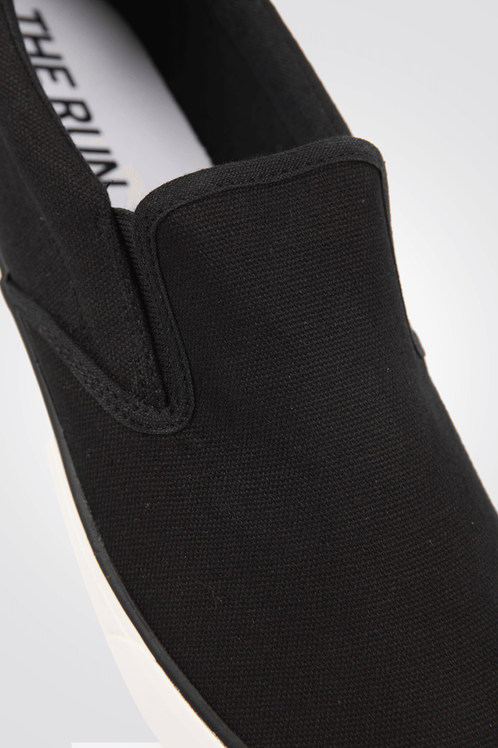 סניקרס לגבר KAM RUNS SLIP ON בצבע שחור - MASHBIR//365