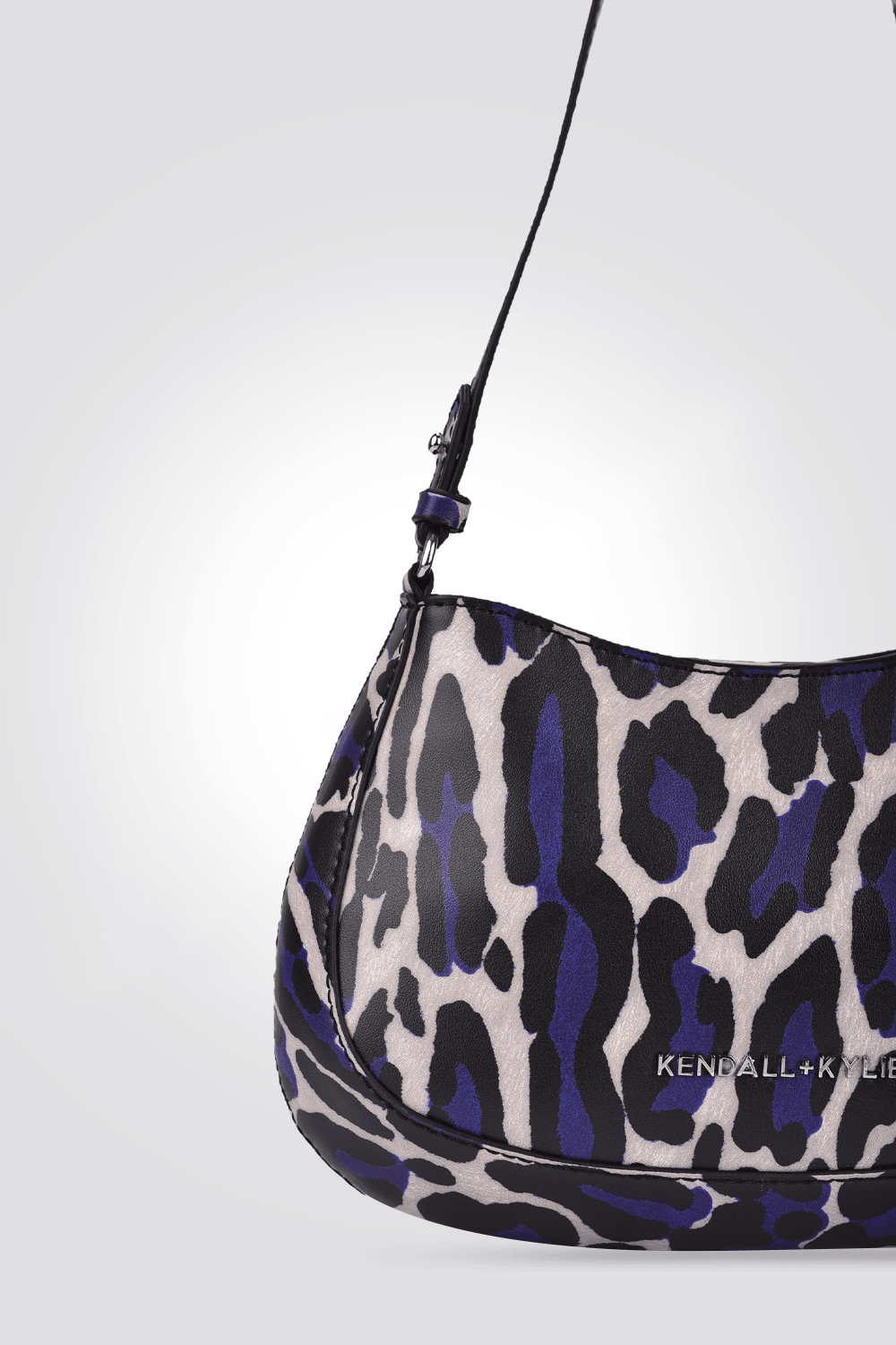 תיק VERONICA - MASHBIR//365