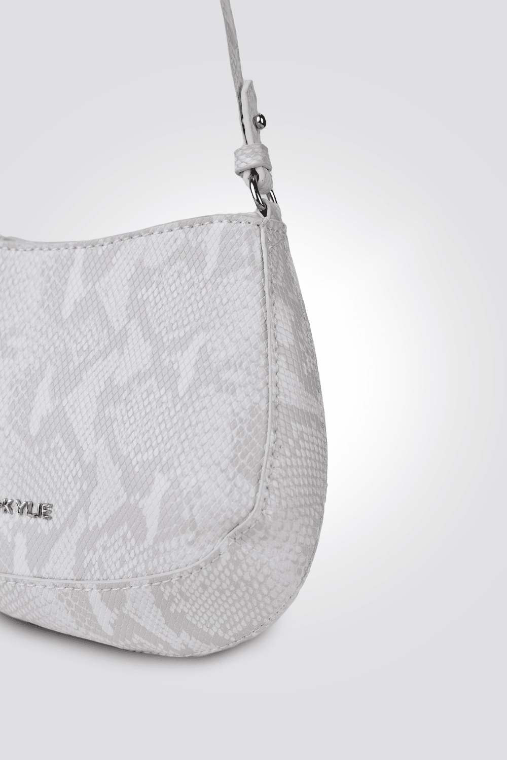 תיק VERONICA - MASHBIR//365