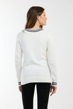 סריג צווארון עגול עם לוגו רקמה בצבע לבן - MASHBIR//365