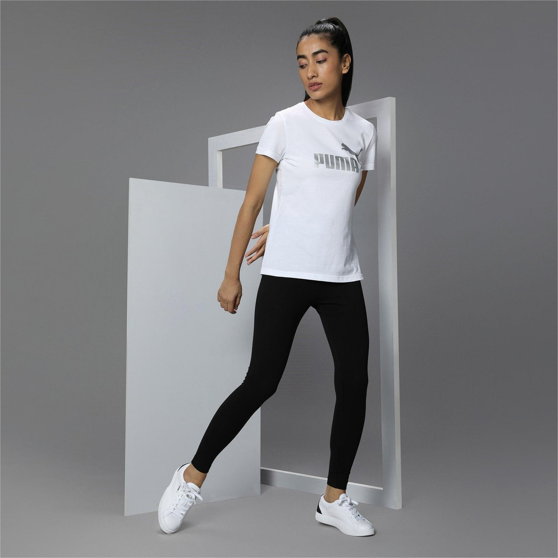 טישירט Essentials+ Metallic Logo לבנה - MASHBIR//365