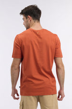 טישירט בהדפס לוגו בצבע כתום - MASHBIR//365