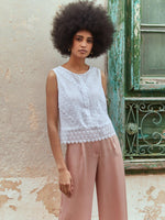 חולצת תחרה בצבע לבן - MASHBIR//365