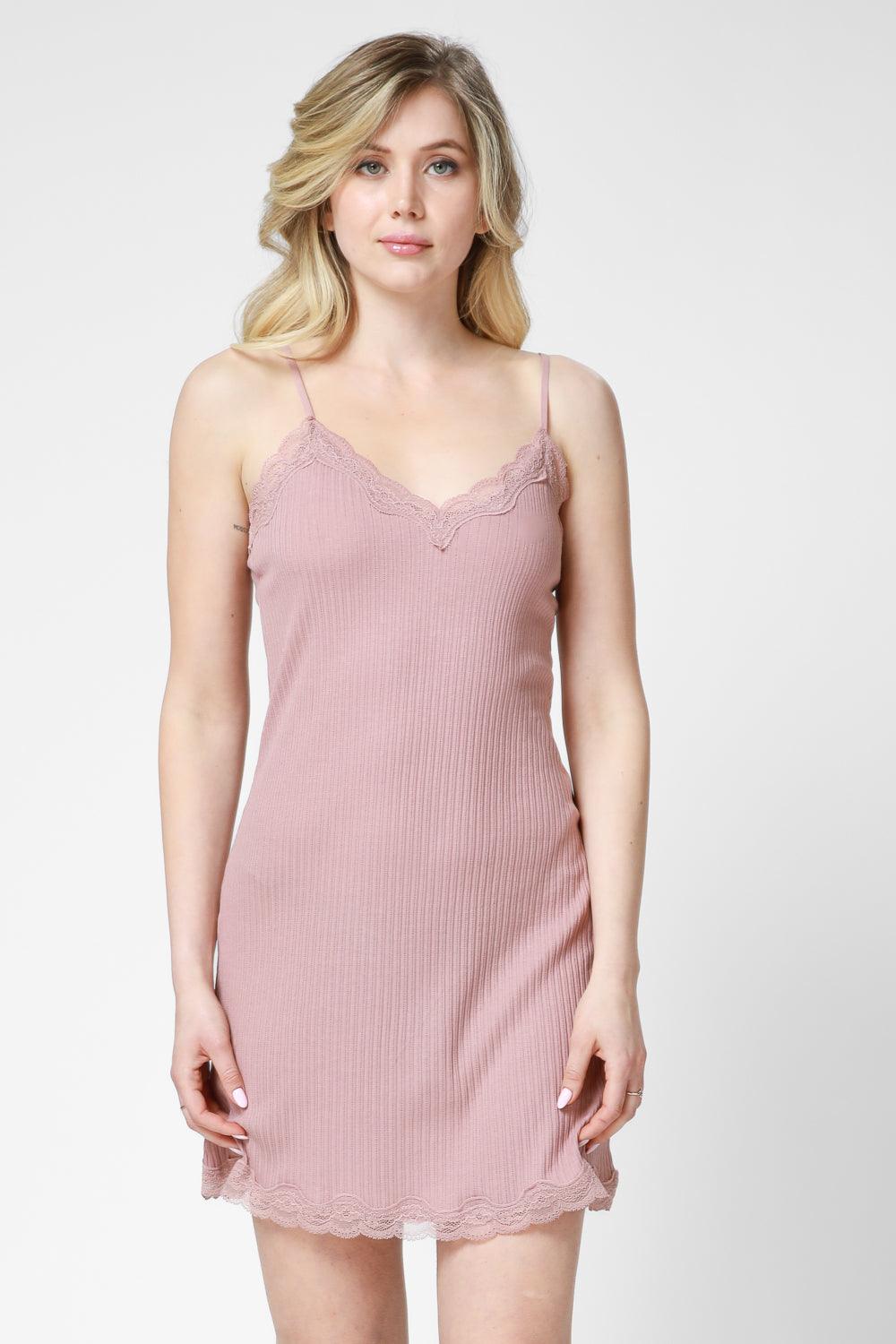 כותונת בשילוב תחרה ורוד עתיק - MASHBIR//365